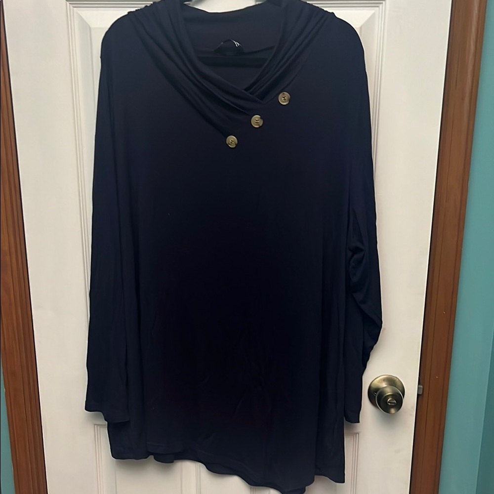 Elegant Navy Women's Top with Button Detail sz 22-24